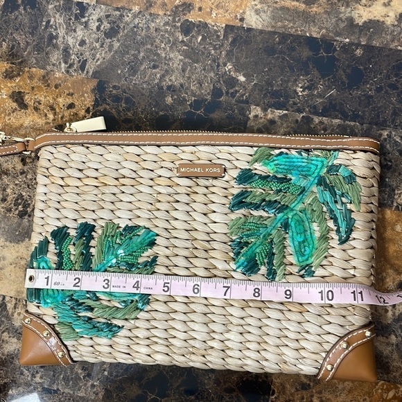 Michael Kors 🏝 MALIBU STRAW ZIP CLUTCH embroidered palm - Picture 14 of 15